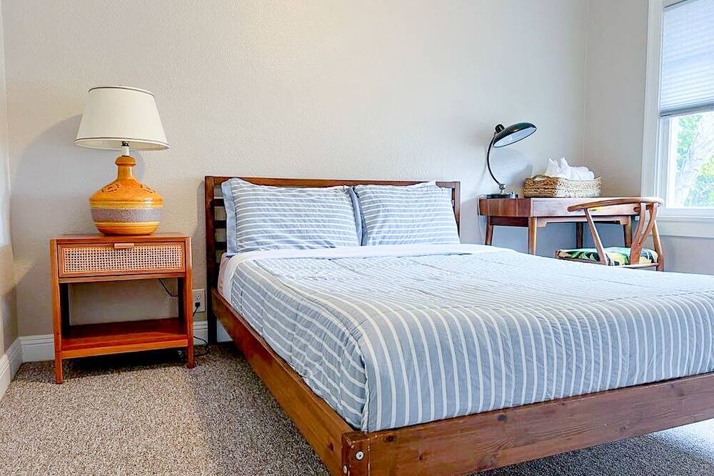 Photo of Bedroom in West Alameda