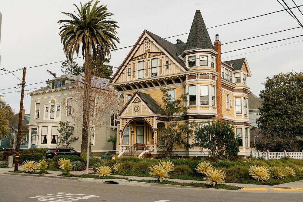 Photo of Others in West Alameda