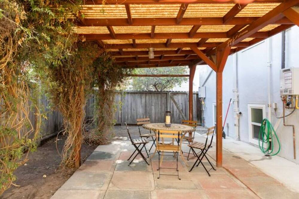 Photo of Outdoor in West Alameda