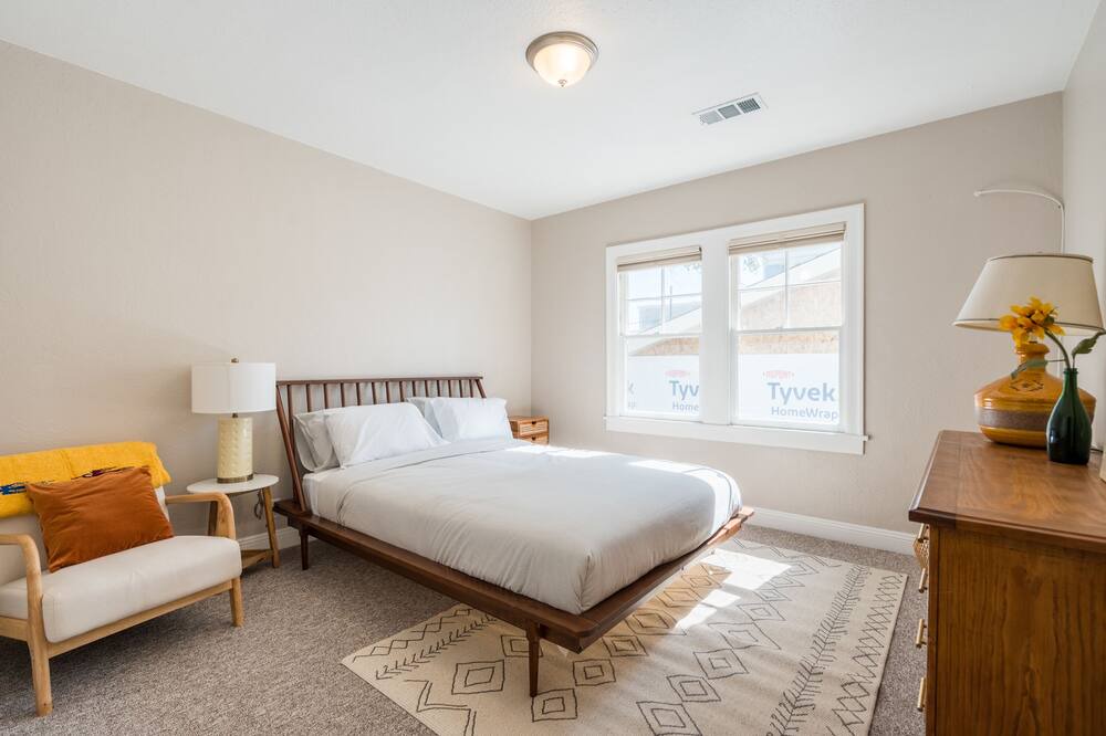 Photo of Others in West Alameda