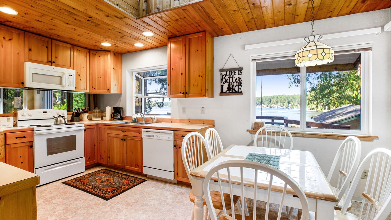 Photo of Kitchen in Grapeview