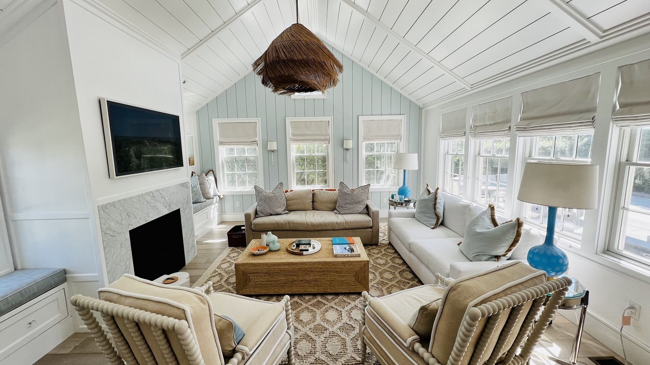 Photo of Livingroom in West of Town