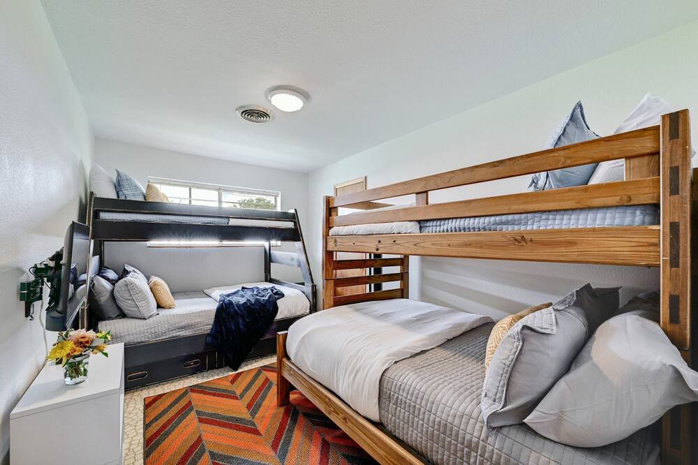 Photo of Bedroom in Buchanan Dam