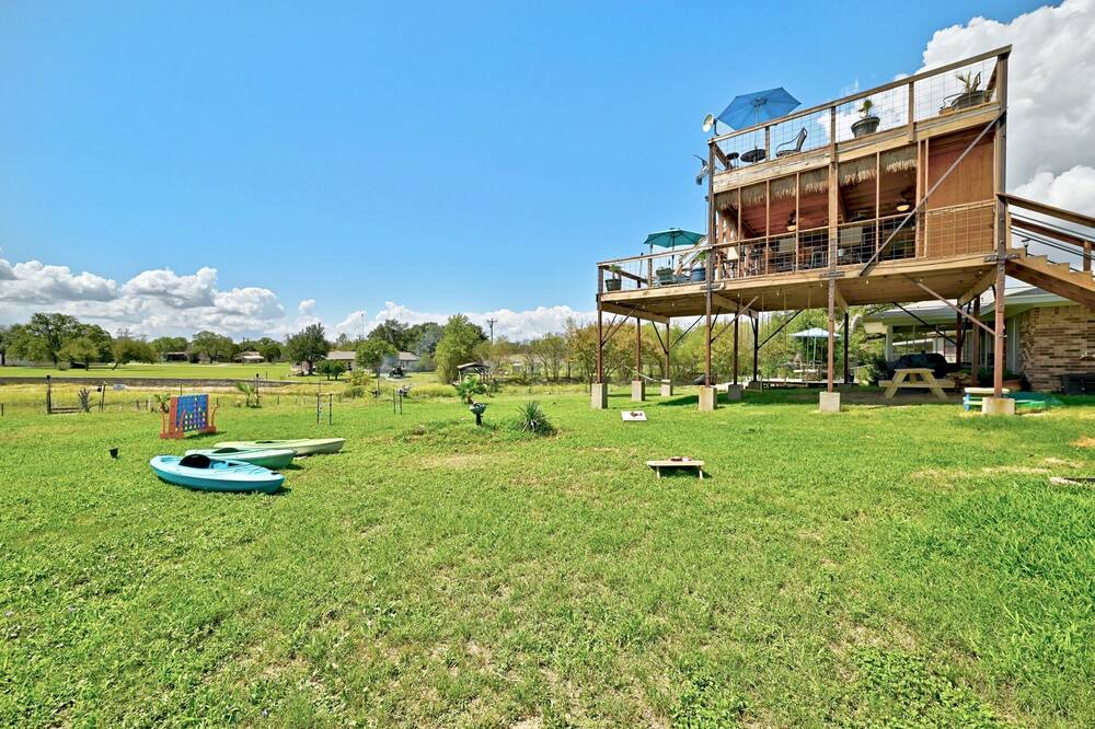 Photo of Outdoor in Buchanan Dam