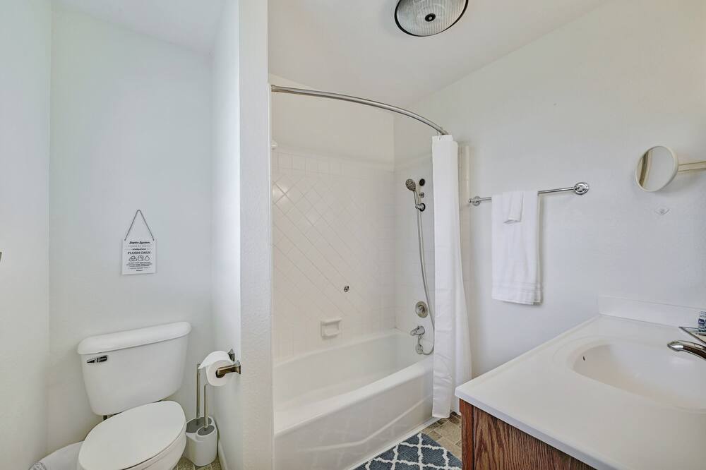 Photo of Bathroom in Buchanan Dam