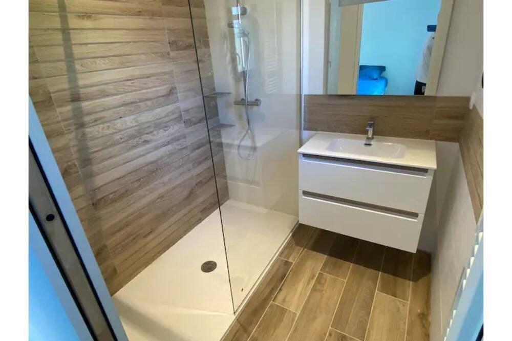 Photo of Bathroom in Aussonne