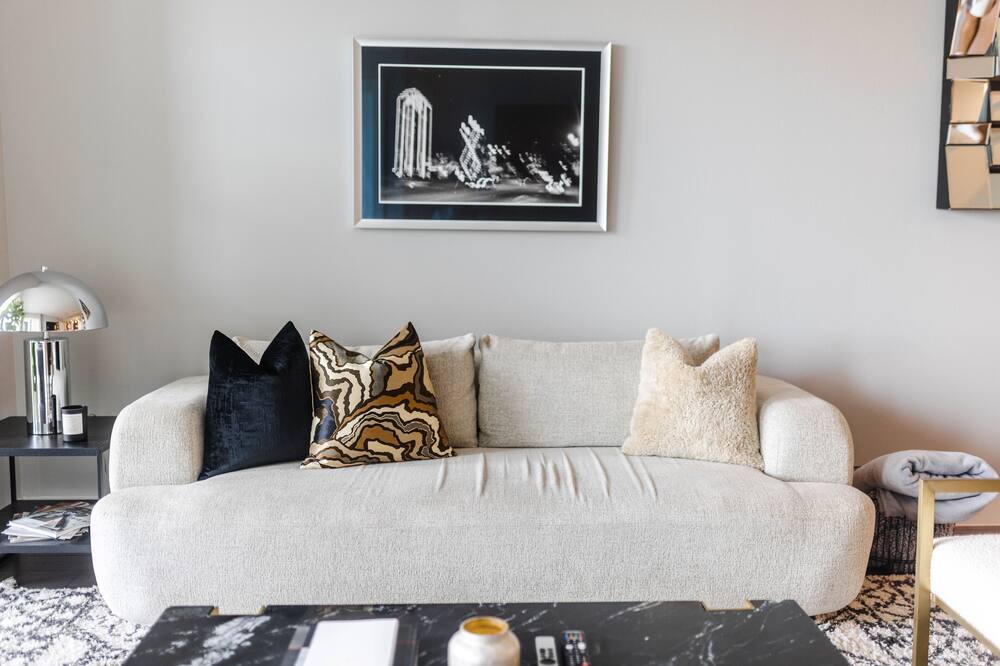 Photo of Livingroom in Knox - Henderson