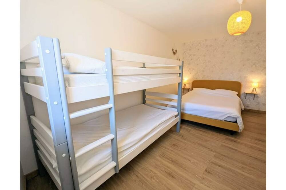 Photo of Bedroom in Lesperon