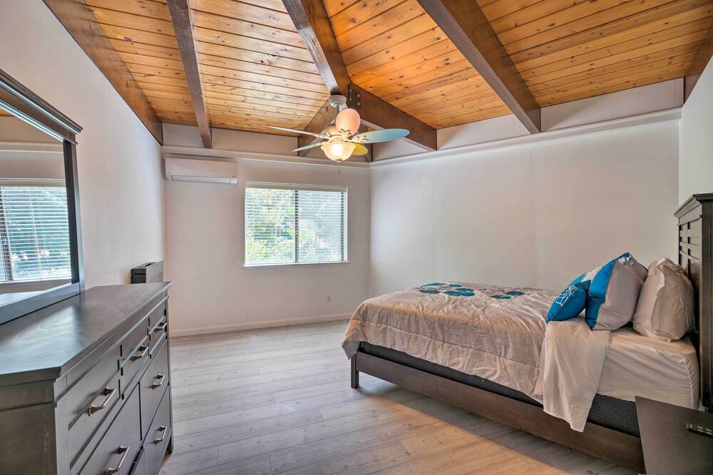 Photo of Bedroom in Apple Hill