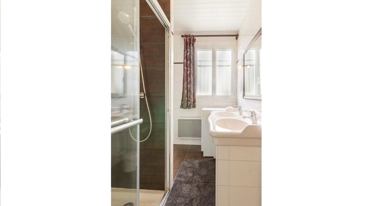 Photo of Bathroom in Saint-Hilaire-de-Chaleons