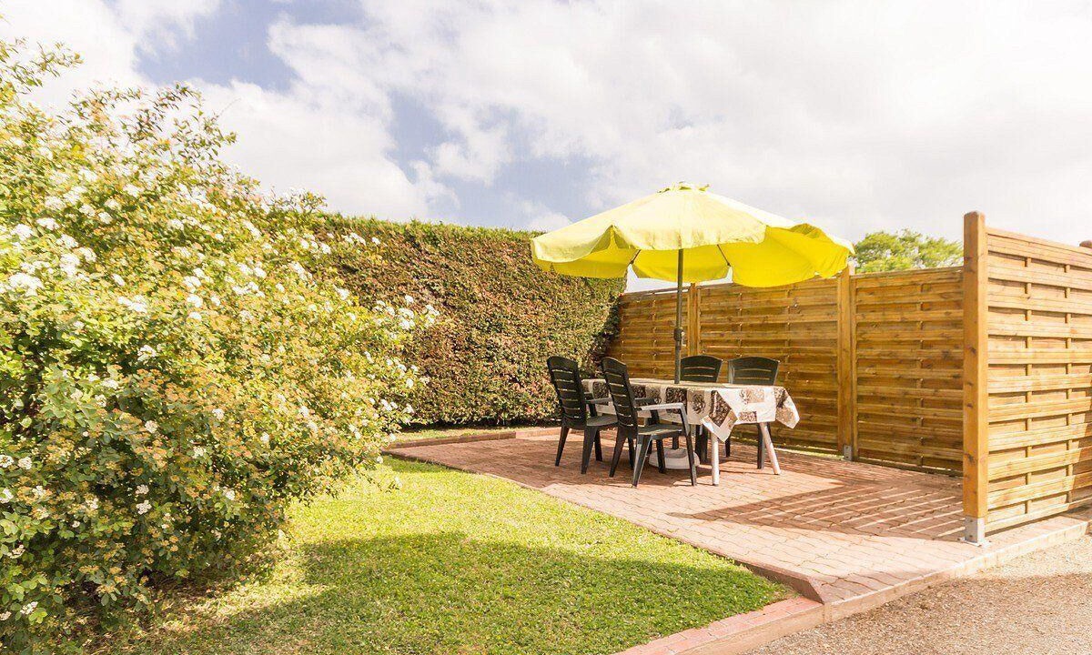 Photo of Outdoor in Saint-Hilaire-de-Chaleons