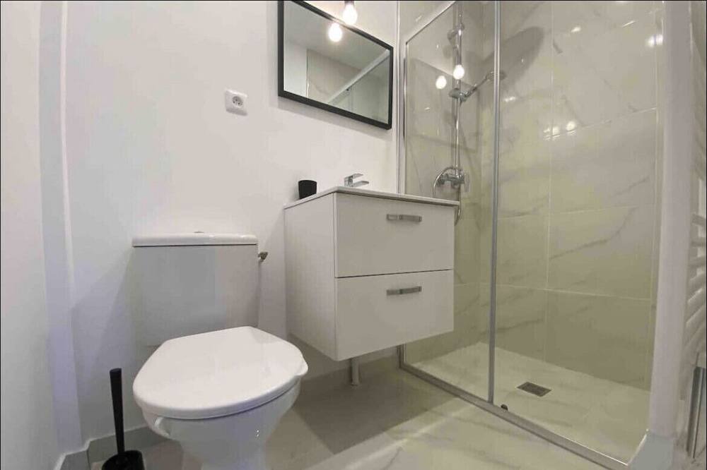 Photo of Bathroom in Chaumontel