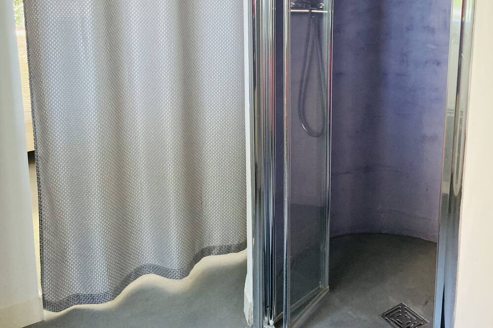 Photo of Bathroom in Aigues-Mortes