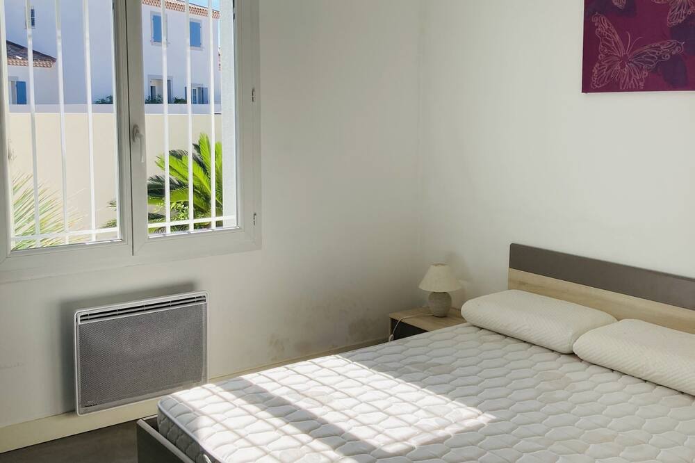 Photo of Bedroom in Aigues-Mortes