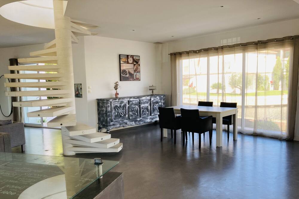 Photo of Livingroom in Aigues-Mortes