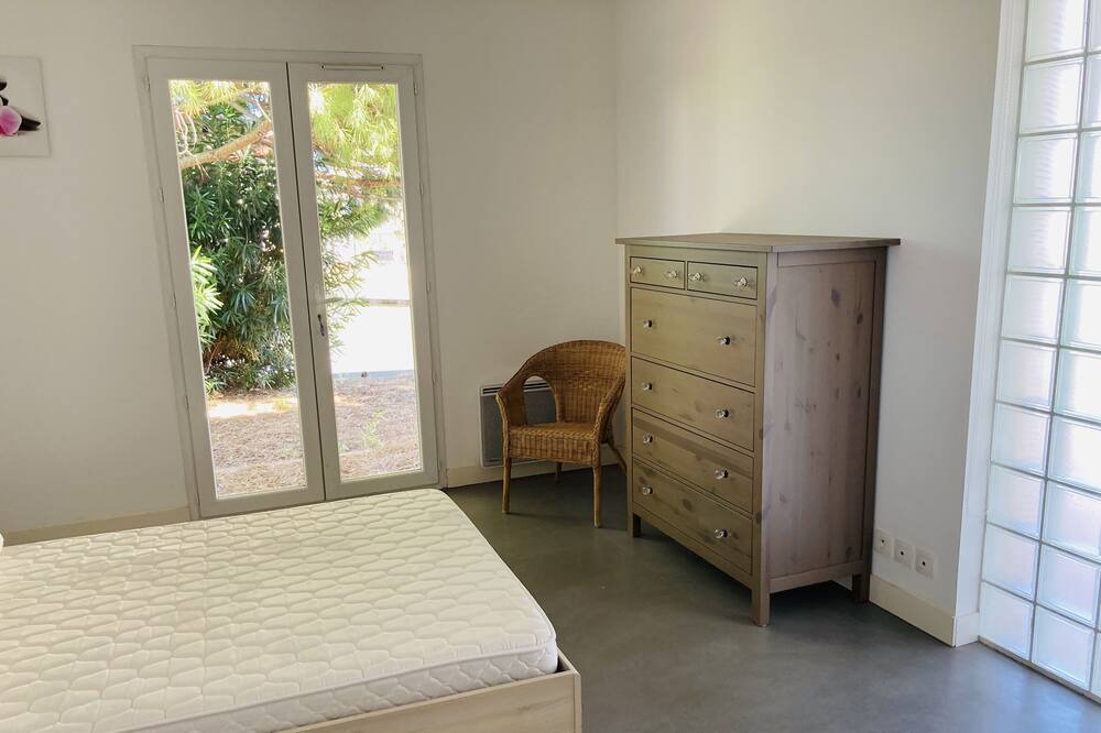 Photo of Bedroom in Aigues-Mortes