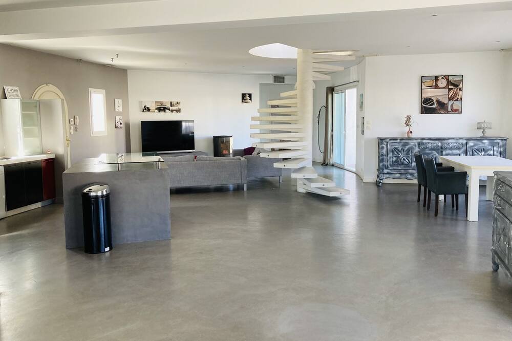 Photo of Livingroom in Aigues-Mortes