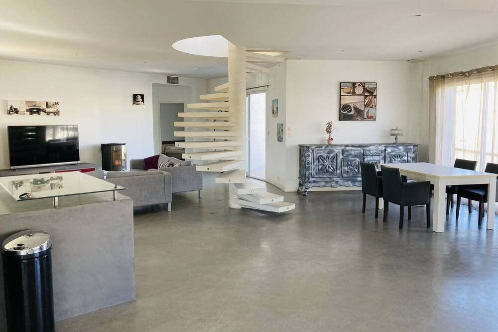 Photo of Livingroom in Aigues-Mortes