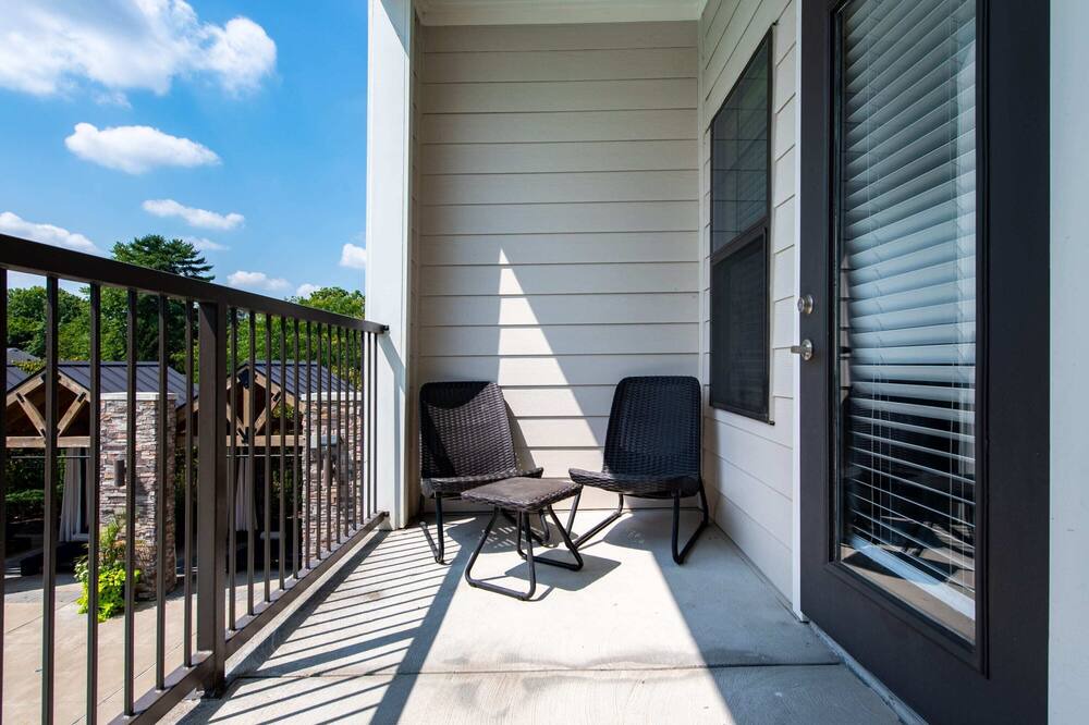 Photo of Patio Balcony in Hurstbourne