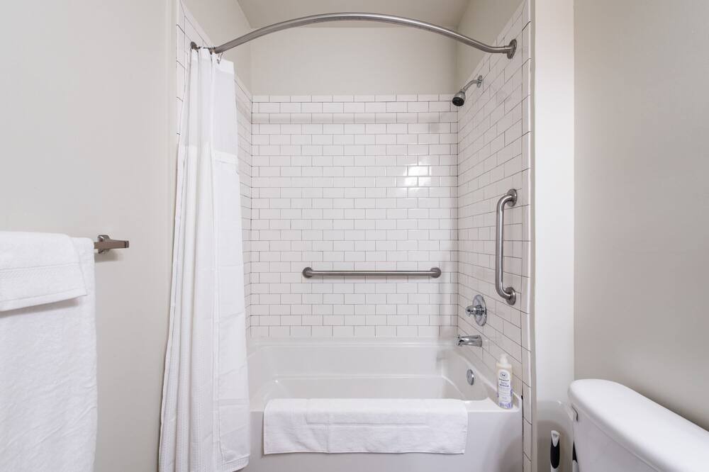 Photo of Bathroom in Hurstbourne