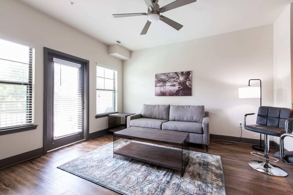 Photo of Livingroom in Hurstbourne