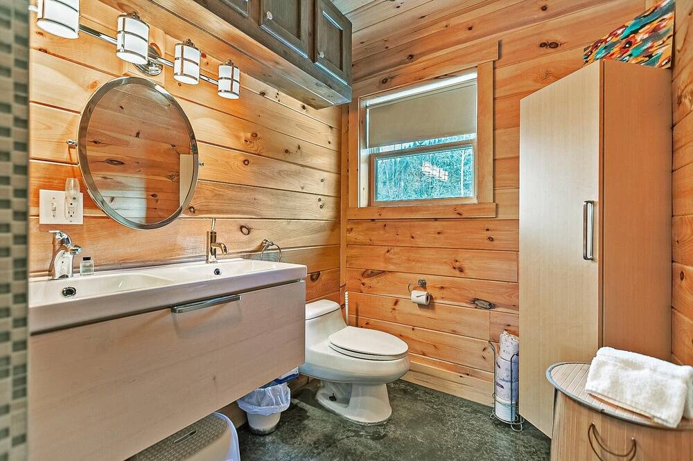Photo of Bathroom in L'Ange-Gardien