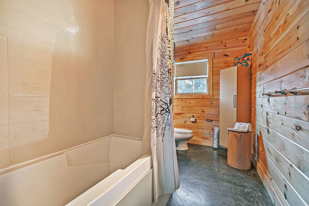 Photo of Bathroom in L'Ange-Gardien