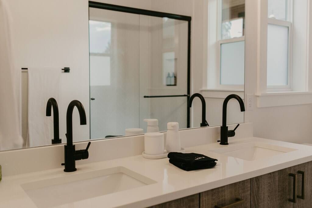 Photo of Others in Roslyn