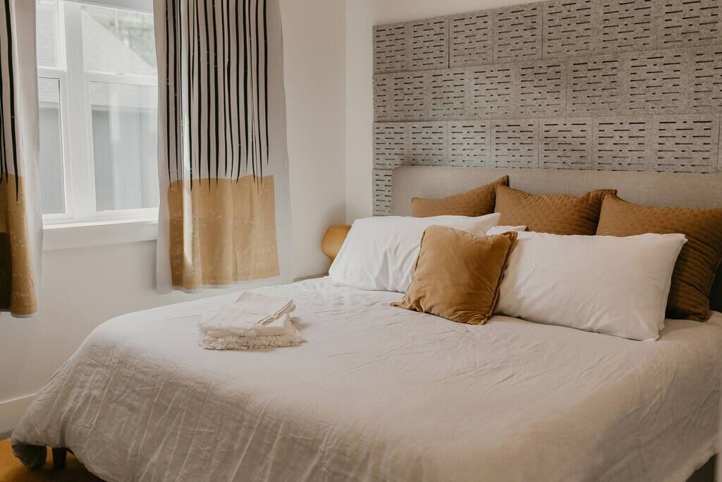 Photo of Others in Roslyn