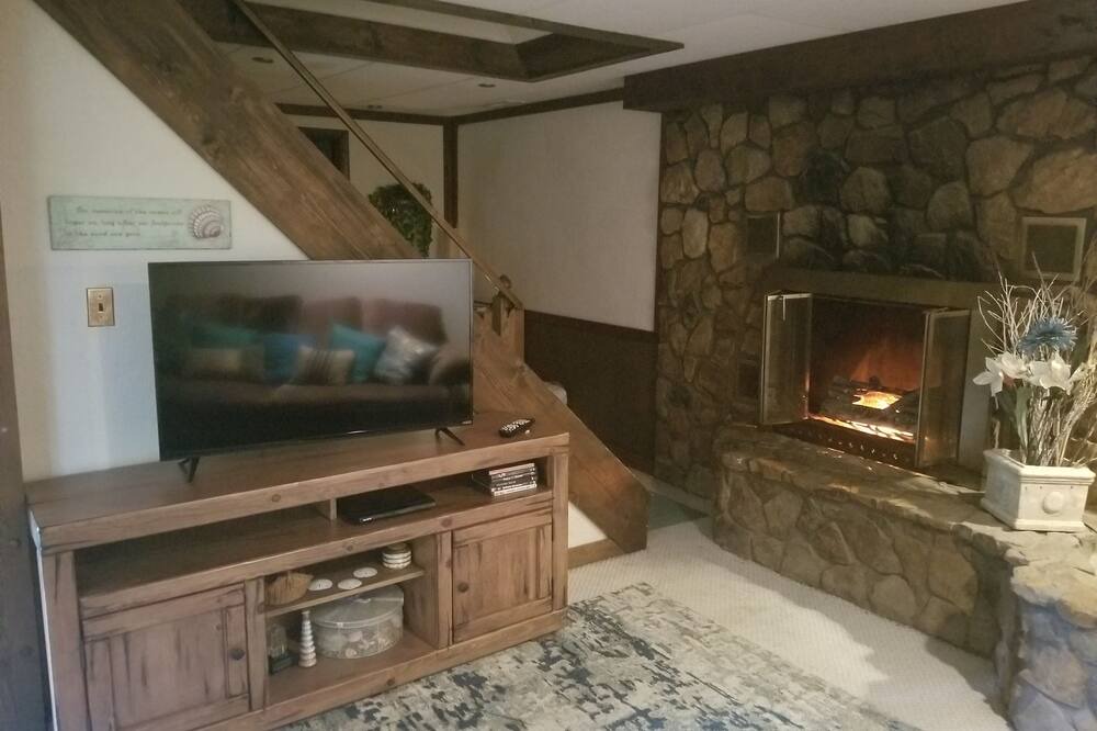 Photo of Livingroom in Bellmore