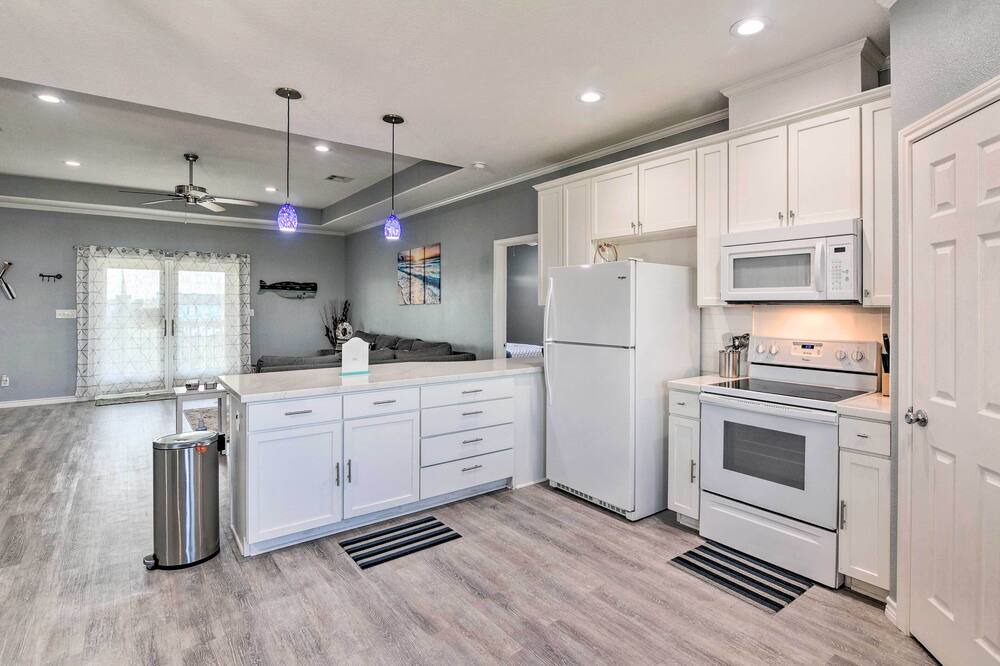 Photo of Kitchen in Pirates Beach