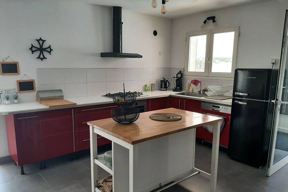 Photo of Kitchen in Saint-Nazaire-de-Pezan