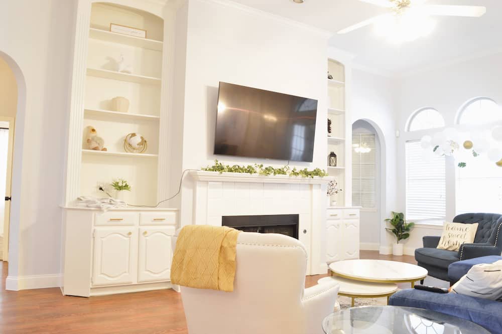 Photo of Livingroom in Mesquite