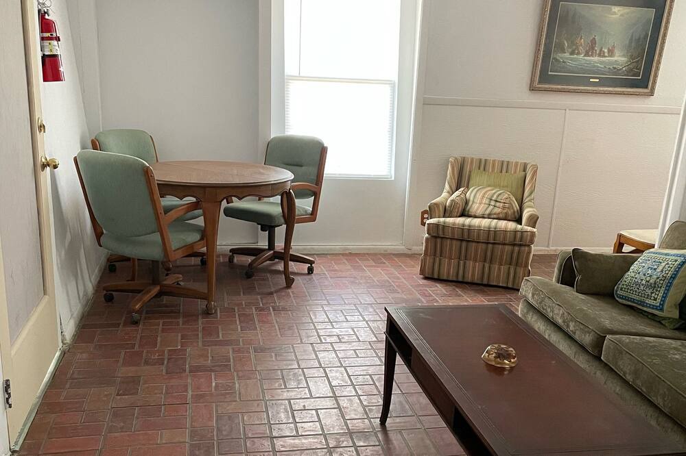 Photo of Livingroom in Brady