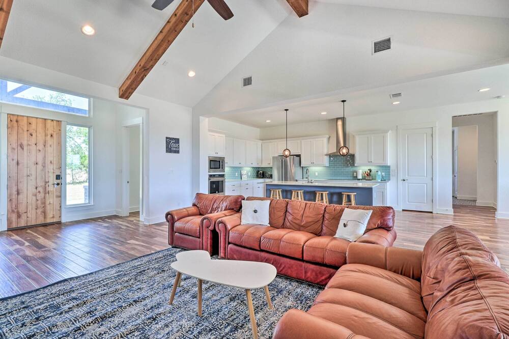 Photo of Livingroom in McDade