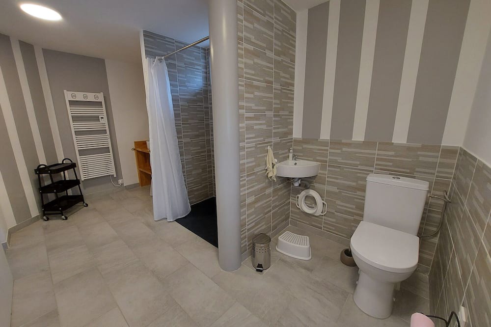 Photo of Bathroom in Vaiges