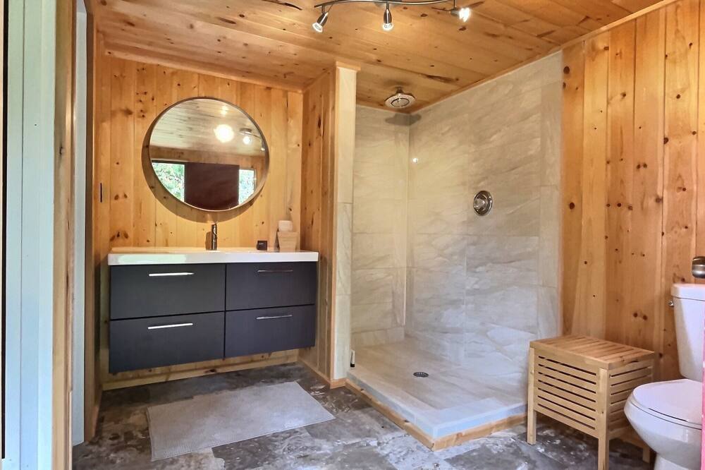 Photo of Bathroom in Beaconia