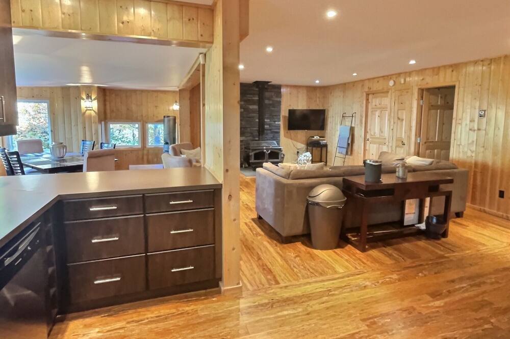 Photo of Bedroom in Beaconia