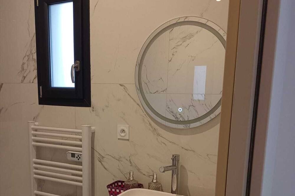 Photo of Bathroom in Paulhan