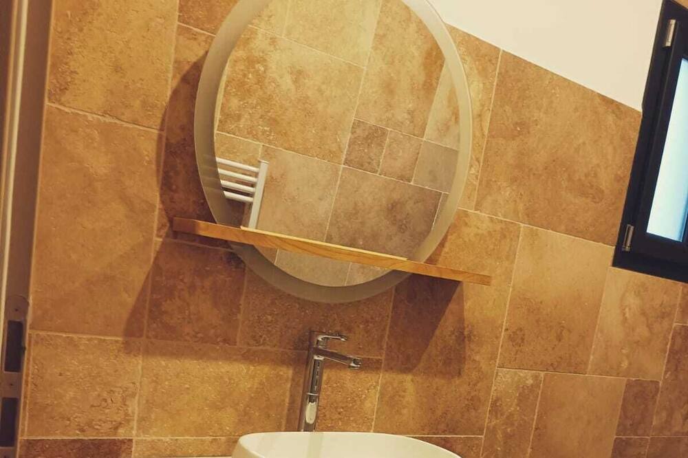 Photo of Bathroom in Paulhan