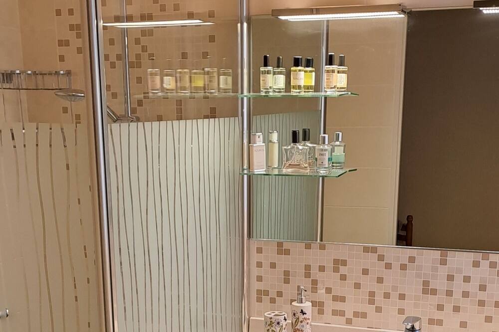 Photo of Bathroom in Orleans