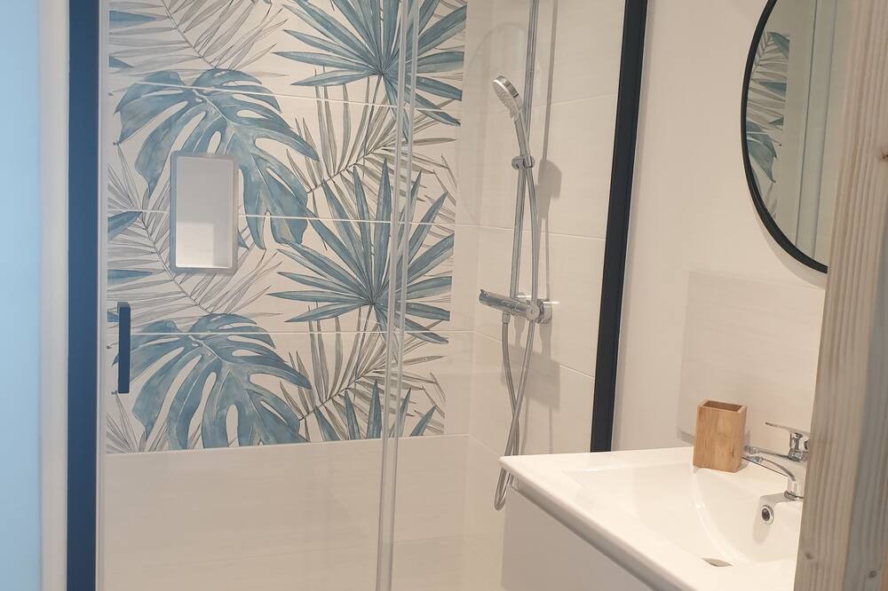 Photo of Bathroom in Peyriac-de-Mer