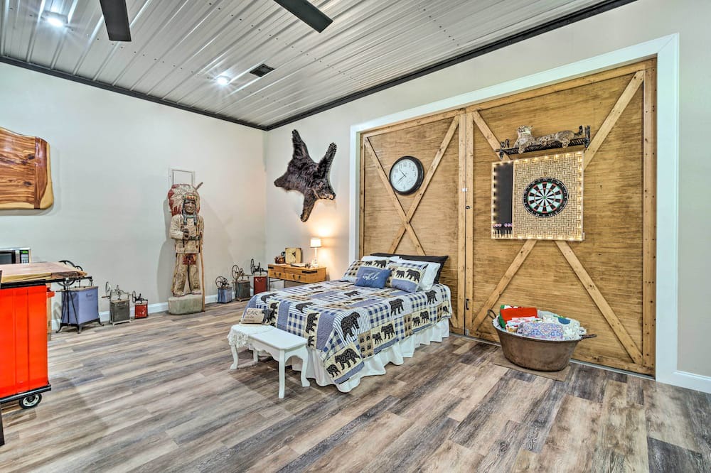 Photo of Others in Centre