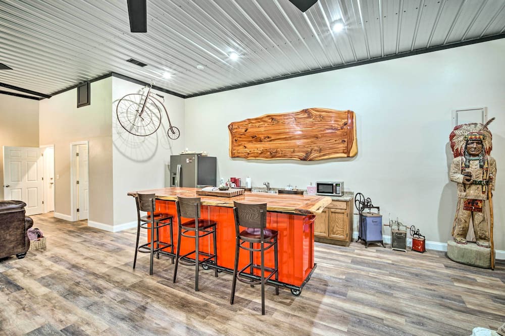 Photo of Others in Centre