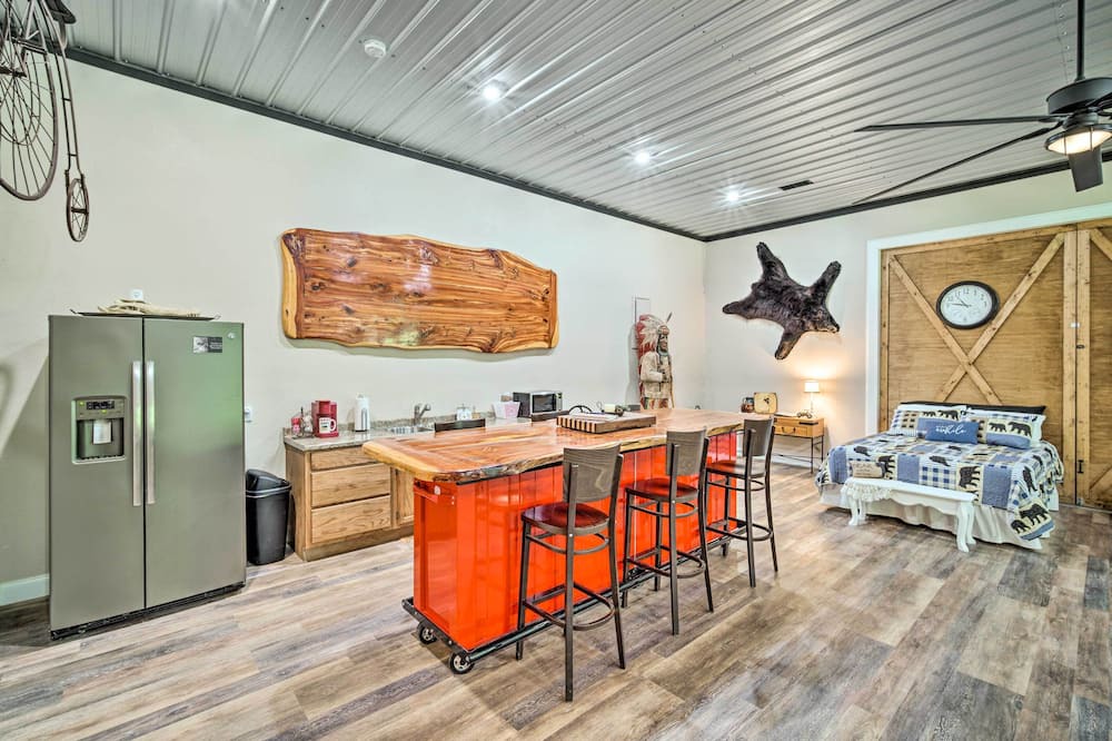 Photo of Others in Centre