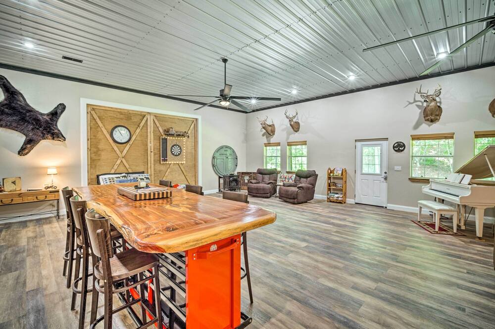 Photo of Others in Centre