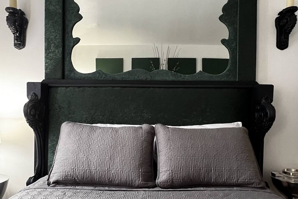 Photo of Bedroom in Knox - Henderson
