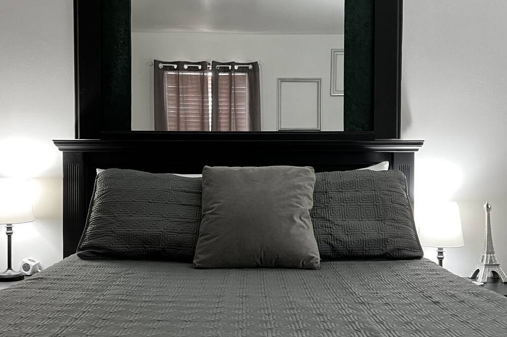 Photo of Bedroom in Knox - Henderson