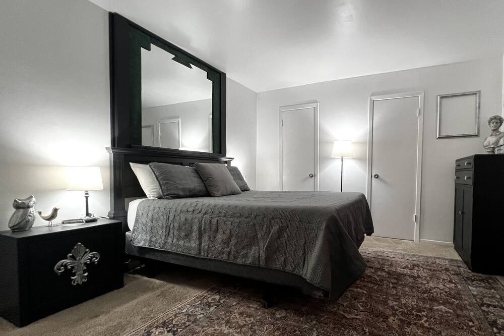 Photo of Bedroom in Knox - Henderson