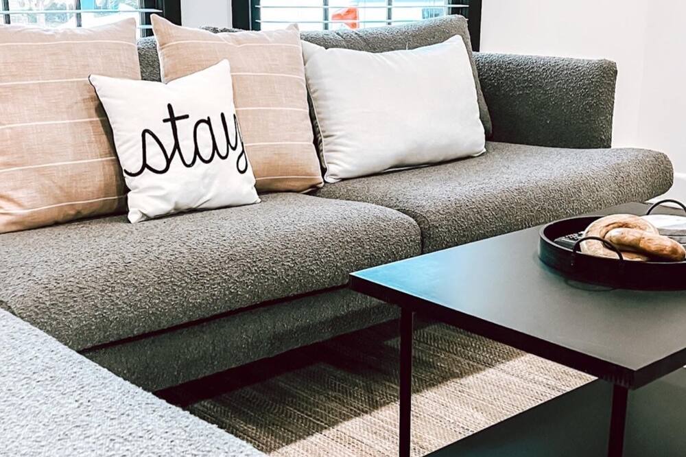 Photo of Livingroom in Merriam